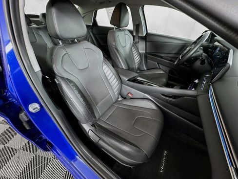 Used 2023 Hyundai Elantra Limited image 29