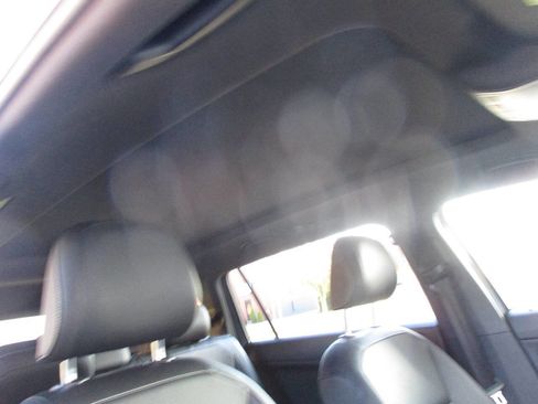 Used 2021 Volkswagen Tiguan SE R-Line image 95