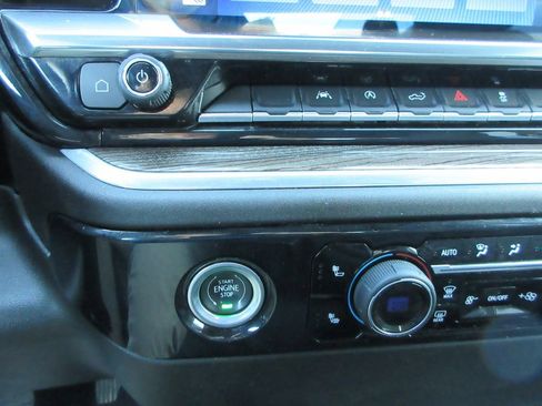 Used 2022 Chevrolet Silverado 1500 LT image 30