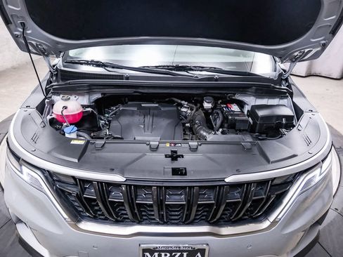 Used 2024 Kia Carnival EX image 30