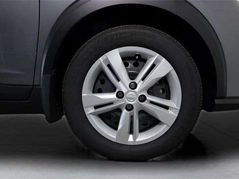 Used 2024 Nissan Kicks S image 8