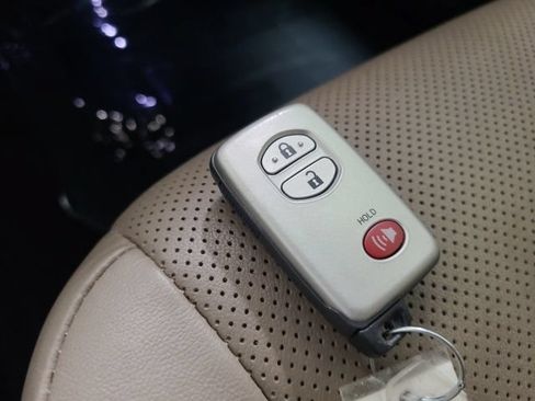 Used 2019 Toyota 4Runner Limited AWD/4WD image 39