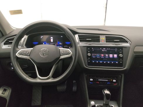 Used 2024 Volkswagen Tiguan SE FWD image 22