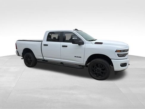 Used 2025 RAM 2500 Big Horn AWD/4WD image 3
