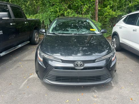 Used 2023 Toyota Corolla LE FWD image 7