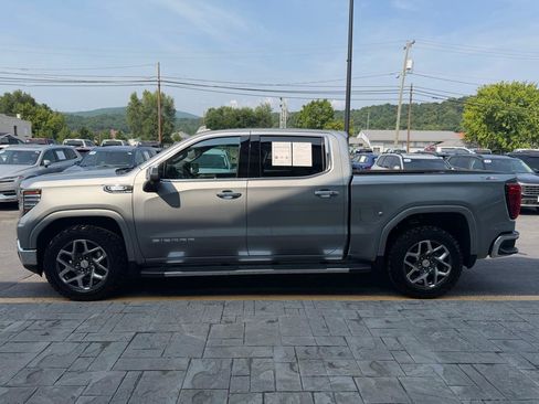 Used 2023 GMC Sierra 1500 SLT w/ SLT Premium Plus Package AWD/4WD image 5