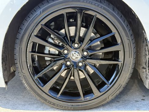 Used 2021 Toyota Camry XSE image 12