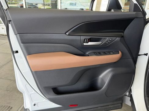 New 2026 Toyota Grand Highlander AWD Hybrid image 15
