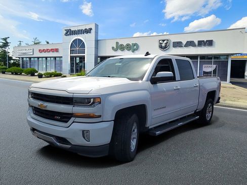 Used 2018 Chevrolet Silverado 1500 LT w/ All Star Edition AWD/4WD image 2