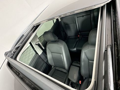 Used 2020 Volkswagen Tiguan SEL AWD/4WD image 21