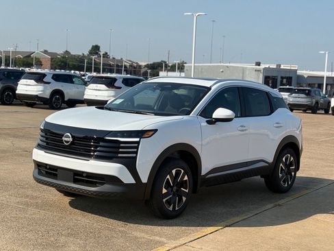 New 2025 Nissan Kicks SV w/ SV Premium Package image 4