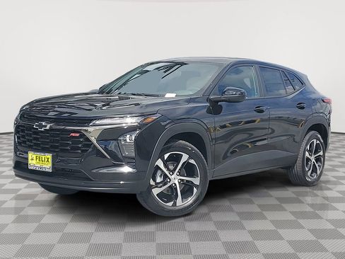 New 2026 Chevrolet Trax RS FWD image 2