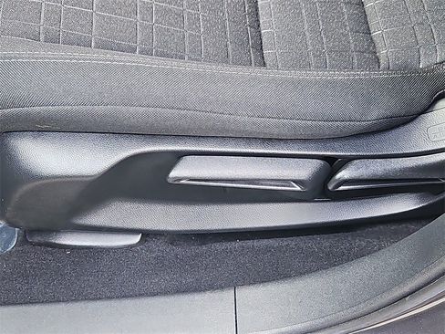 Certified 2024 Honda HR-V LX image 17