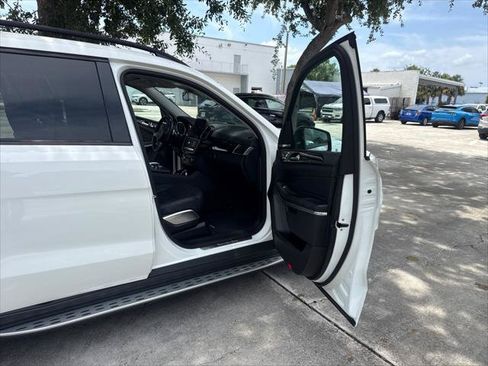 Used 2017 Mercedes-Benz GLS 550 4MATIC w/ Driver Assistance Package image 12