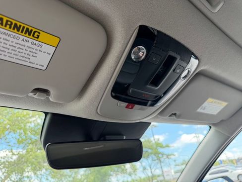 Certified 2025 Kia Niro FWD image 23