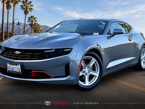 Used 2019 Chevrolet Camaro LT w/ LPO, Camaro Logo Package RWD image 3
