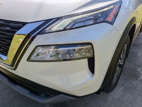 Used 2023 Nissan Rogue SV image 5