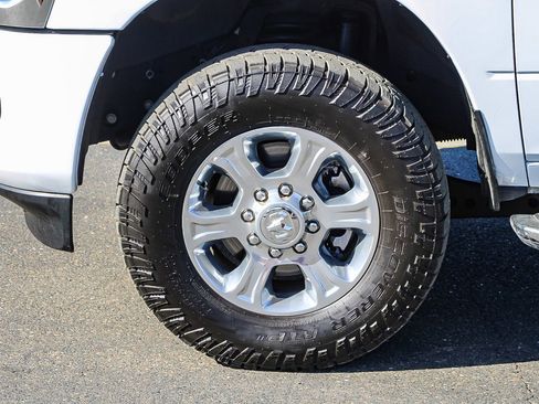 Used 2023 RAM 2500 Big Horn w/ Level 1 Equipment Group AWD/4WD image 9