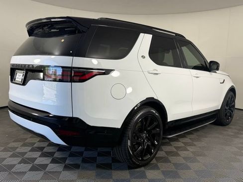 Used 2025 Land Rover Discovery Dynamic SE AWD/4WD image 10