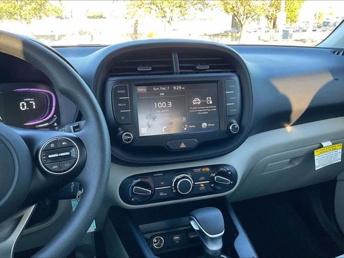 Certified 2024 Kia Soul LX image 15