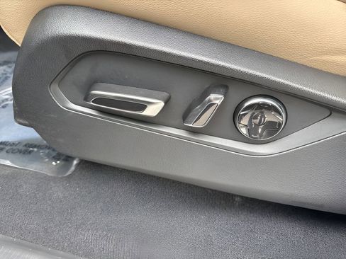 Used 2023 Acura MDX SH-AWD image 10