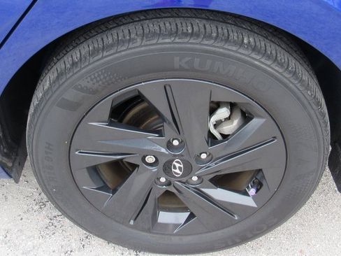 Used 2022 Hyundai Elantra SEL image 7