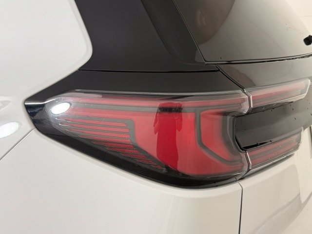 Used 2025 GMC Acadia Elevation FWD image 14