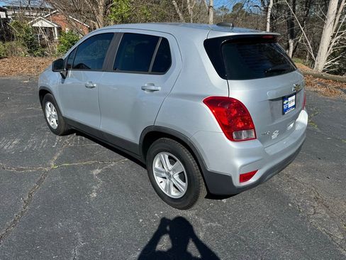 Used 2019 Chevrolet Trax LS image 3