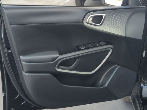 Used 2024 Kia Soul LX w/ Option Group 015 image 16