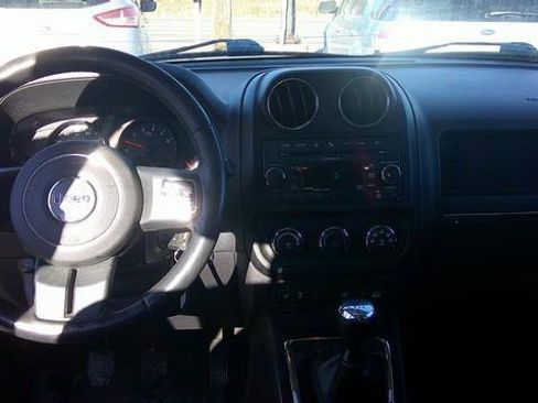 Used 2011 Jeep Patriot Latitude image 10