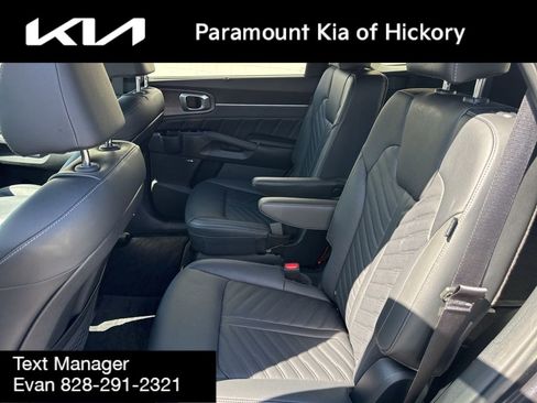 Used 2025 Kia Sorento SX Prestige image 17