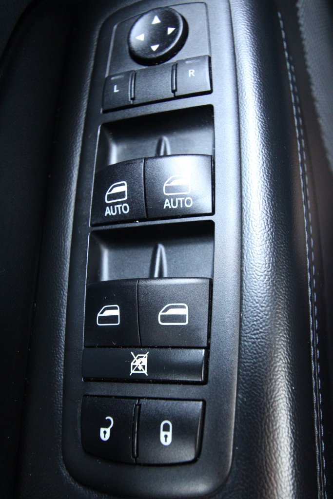 Used 2020 Jeep Grand Cherokee Limited w/ Premium Lighting Group AWD/4WD image 24