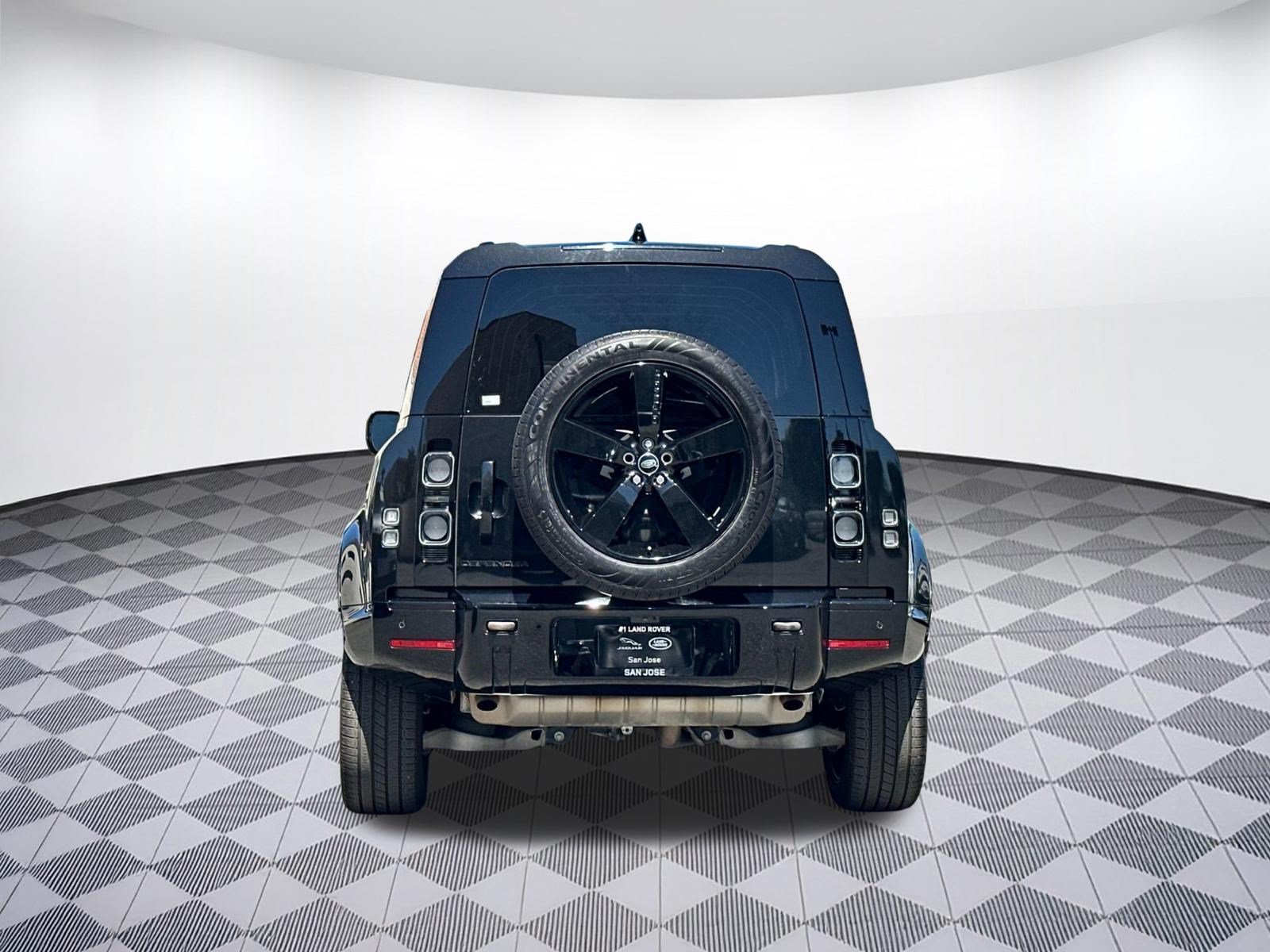Used 2024 Land Rover Defender 110 X AWD/4WD image 8