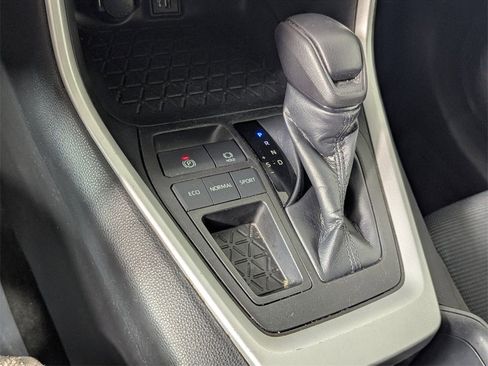 Used 2023 Toyota RAV4 LE image 22