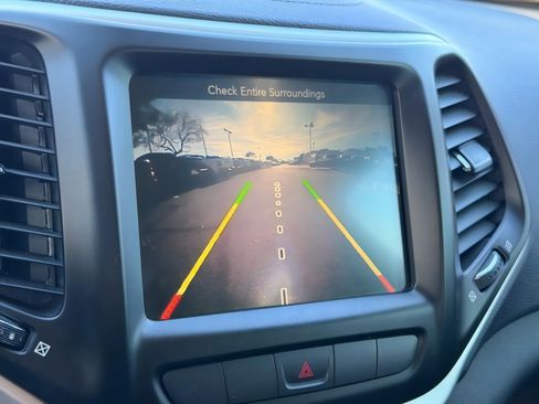 Used 2014 Jeep Cherokee Limited w/ Luxury Group image 26