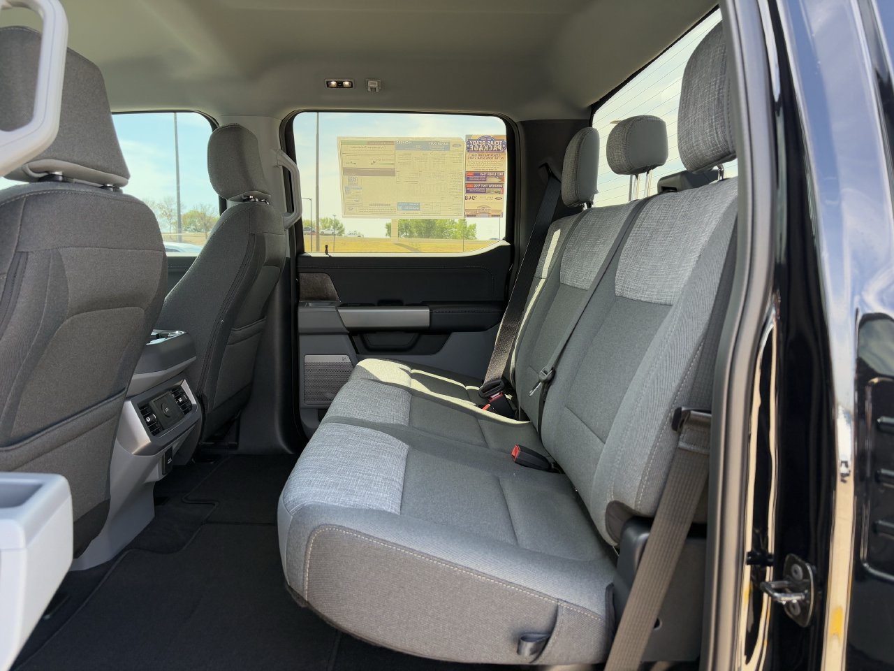 New 2027 Ford F250 XLT w/ XLT Premium Package AWD/4WD image 30