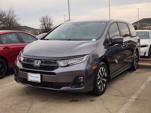 Certified 2026 Honda Odyssey EX-L image 1