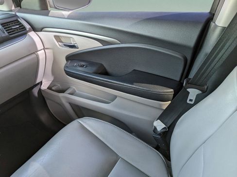 Used 2018 Honda Pilot EX-L image 16