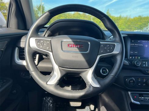 Used 2024 GMC Terrain SLT image 10