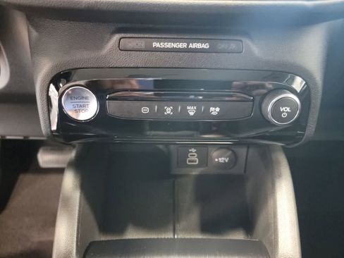 Used 2025 Ford Escape SE FWD image 22