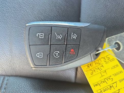 Used 2025 Chevrolet Suburban LT AWD/4WD image 36