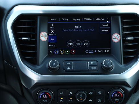 Used 2023 GMC Acadia SLT image 10