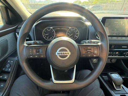 Certified 2021 Nissan Rogue SV image 17