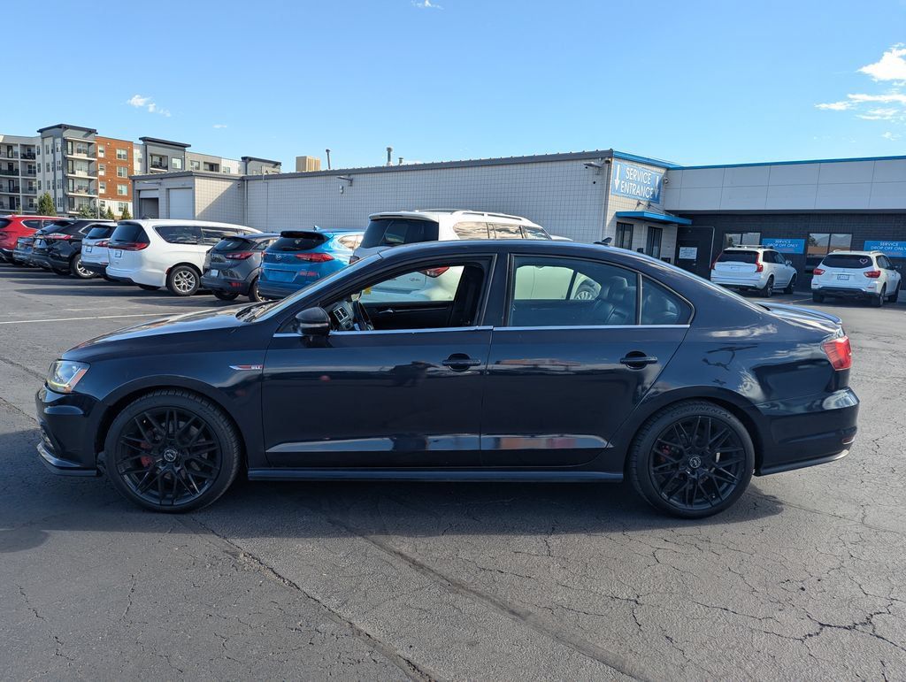 Used 2018 Volkswagen Jetta GLI FWD image 8