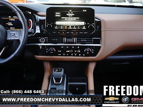 Used 2024 Nissan Pathfinder Platinum w/ Cargo Package image 16