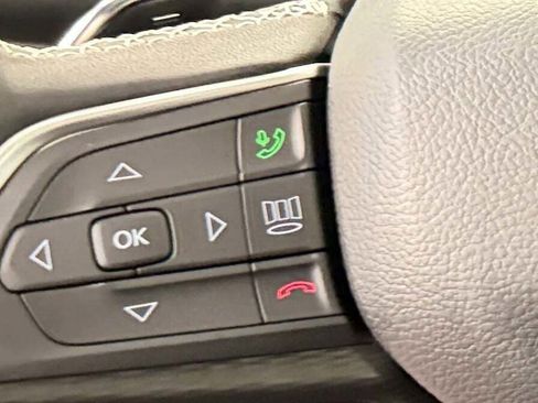 New 2025 Jeep Grand Cherokee L Laredo image 28