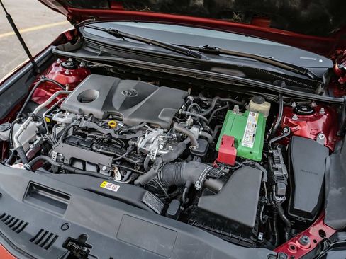 Used 2018 Toyota Camry XLE image 47