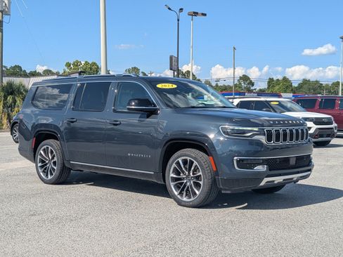 Used 2024 Jeep Wagoneer L Series III w/ Premium Group I AWD/4WD image 2