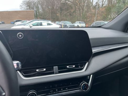 Used 2025 Chevrolet Equinox LT image 17