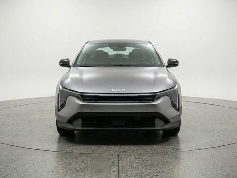 Used 2025 Kia K4 FWD image 2